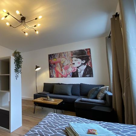 Charlie , Solingen Mitte, Ferien/Messe Wohnung Fuer Bis Zu 5 Personen Buitenkant foto