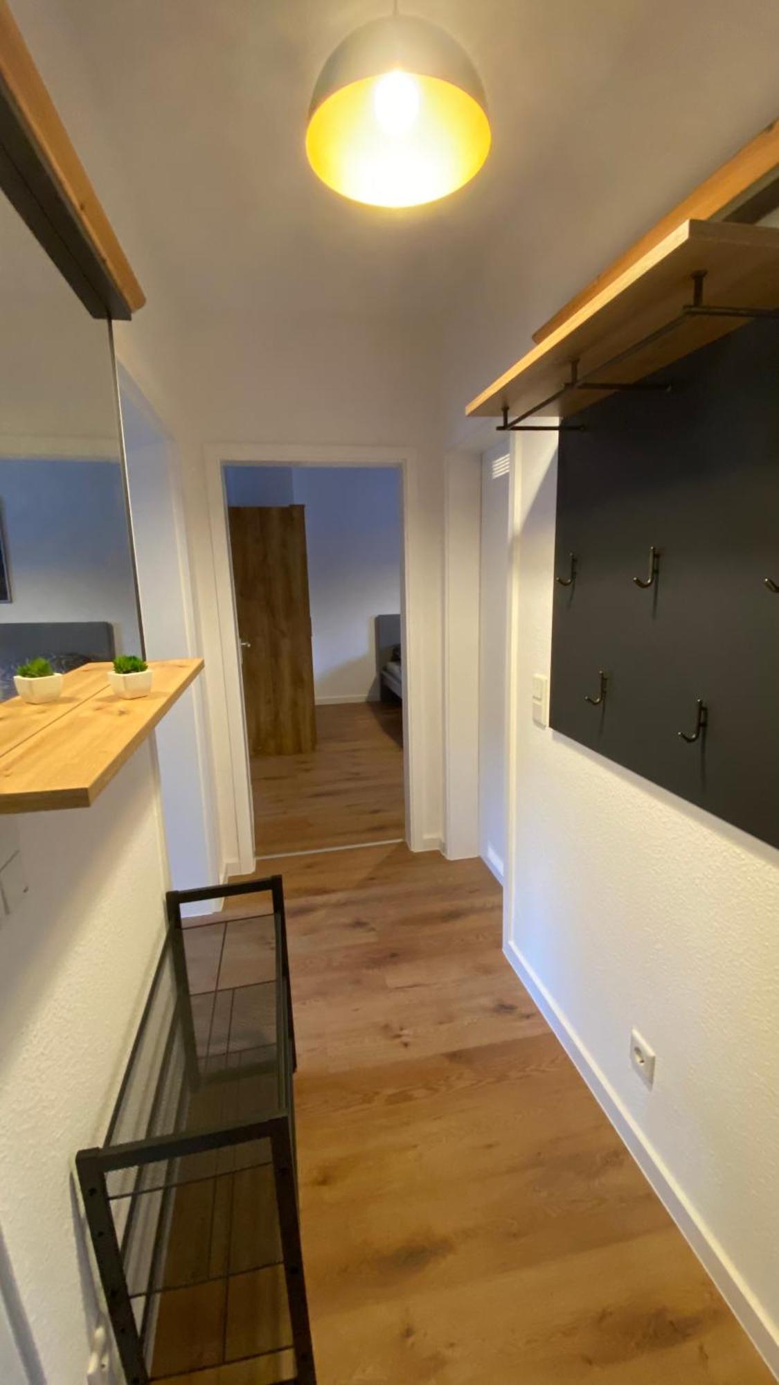 Charlie , Solingen Mitte, Ferien/Messe Wohnung Fuer Bis Zu 5 Personen Buitenkant foto