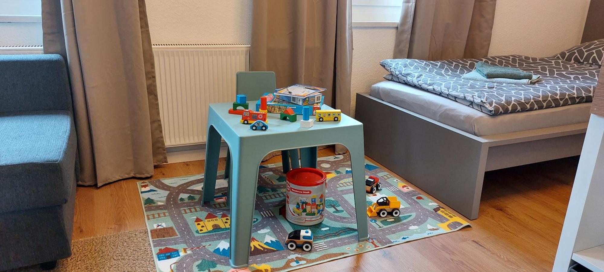 Charlie , Solingen Mitte, Ferien/Messe Wohnung Fuer Bis Zu 5 Personen Buitenkant foto